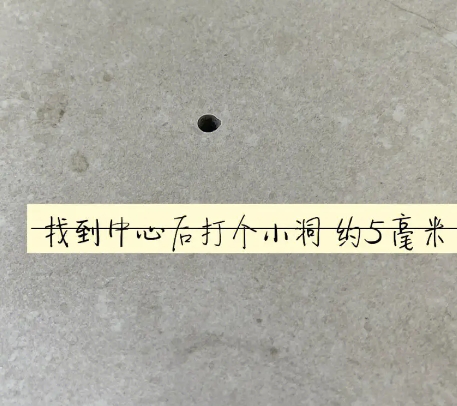 武平瓷砖空鼓维修公司专业解答在瓷砖铺贴过程中，如果砂料搅拌不均匀，将会带来以下问题